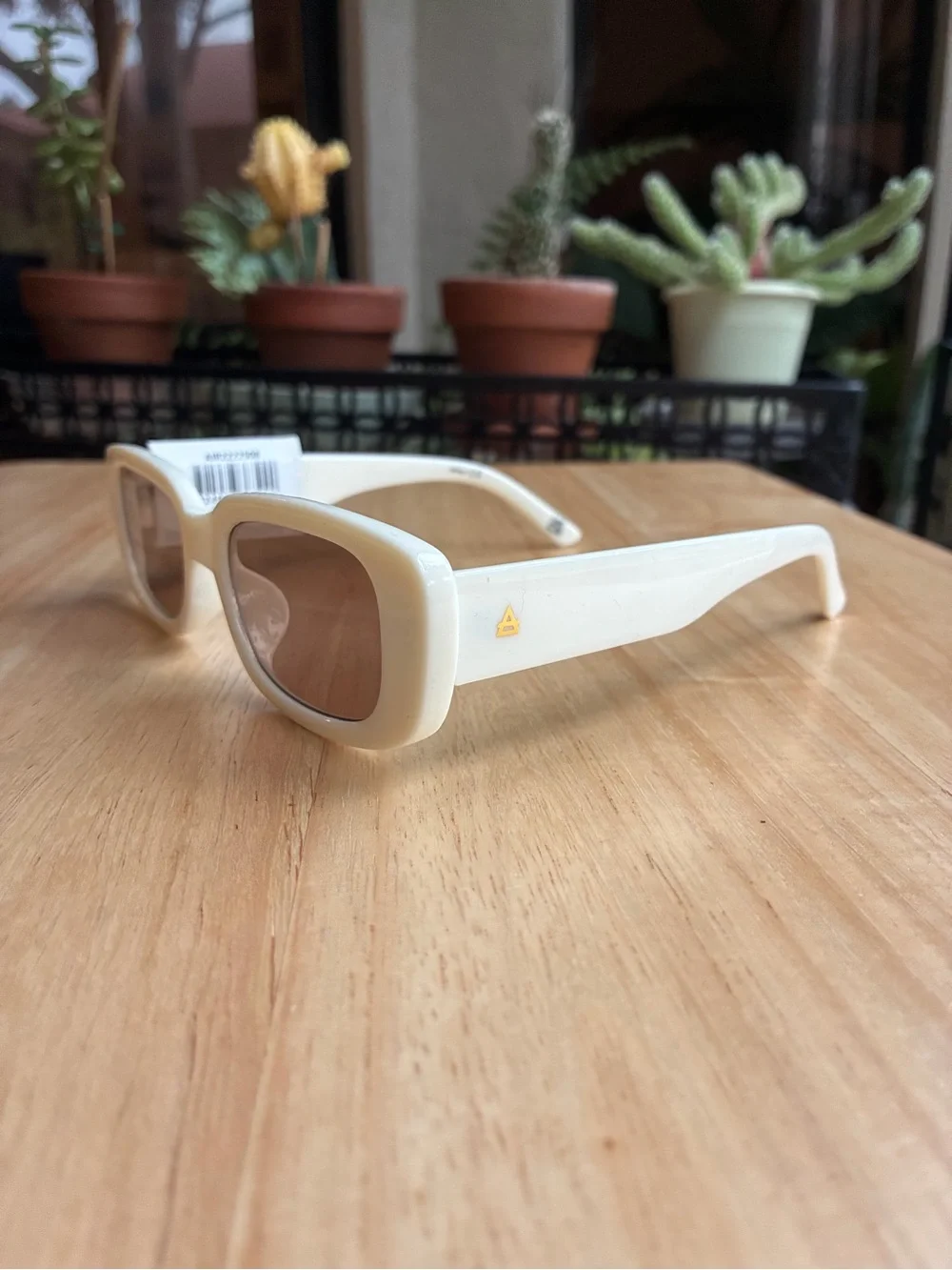NWT AIRE Ceres Ivory Slim Oval Sunglasses